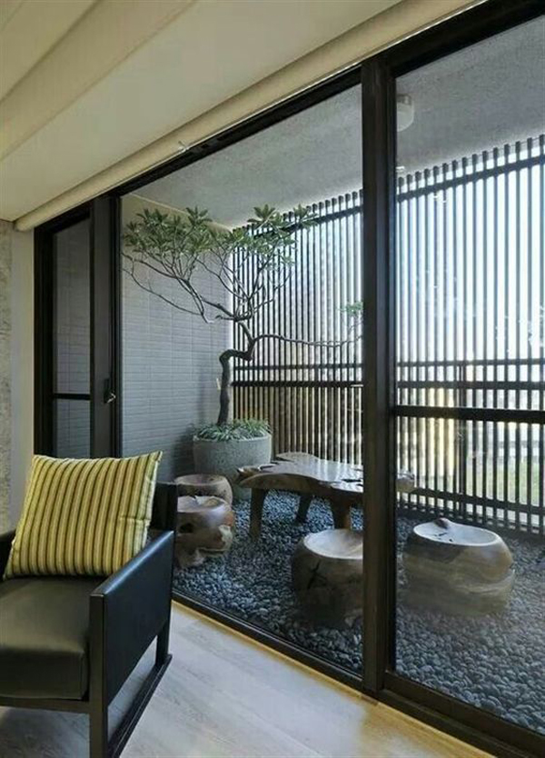 modern-close-balcony-garden-with-zen-inspired