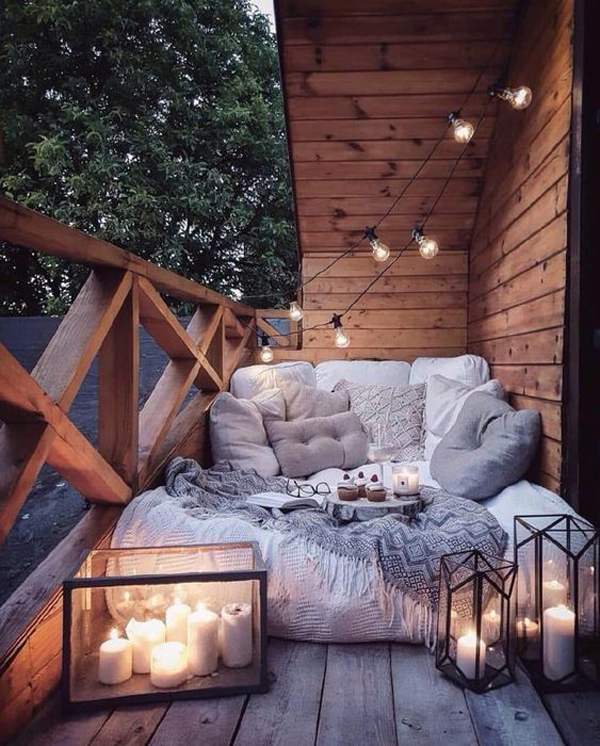 outdoor-bed-in-balcony-deck