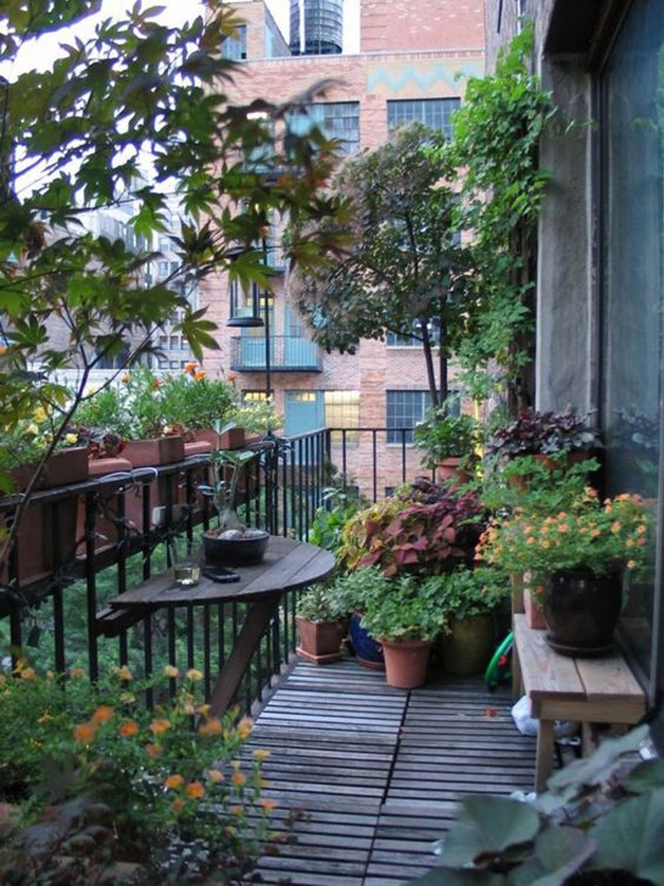 small-balcony-deck-garden