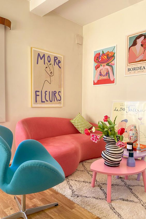 adorable-pink-living-space-with-retro-style