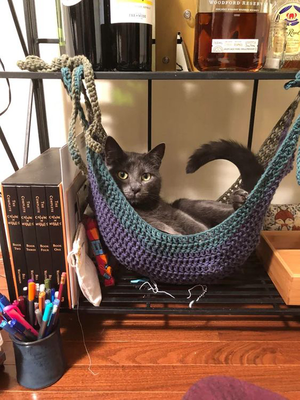 diy-crochet-cat-hammock-into-your-furniture