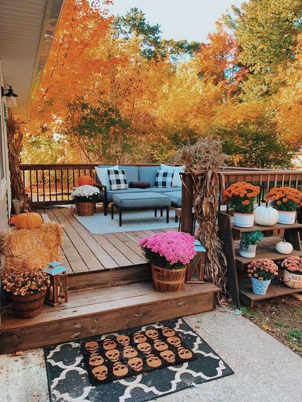 outdoor-fall-porch-deck-ideas