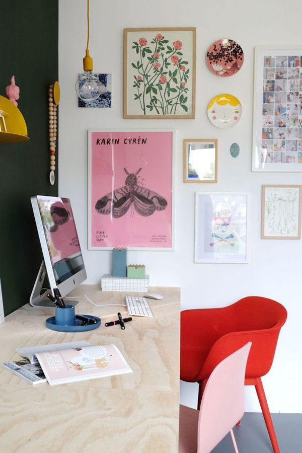 pretty-home-office-design-with-gallery-frame-wall