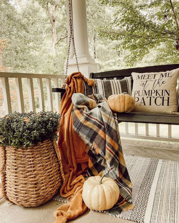 small-fall-porch-decorating-ideas