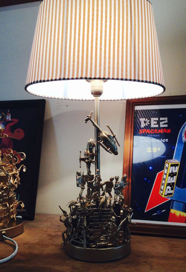 cool-diy-action-figure-table-lamp