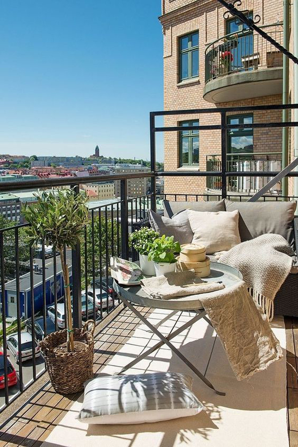 french-balcony-decor-for-summer