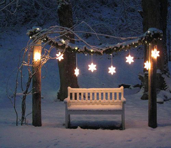 romantic-outdoor-winter-sparkling-light