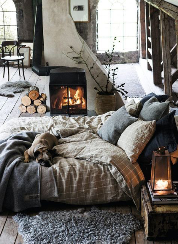 scandinavian-christmas-bedroom-with-fireplaces