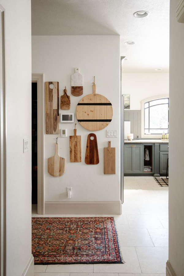 wood-kitchen-utensils-wall-decor