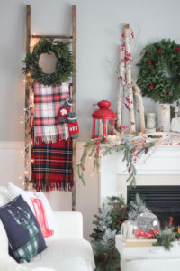 25 Family-Friendly Christmas Decor with Rustic Styles | Housetodecor.com