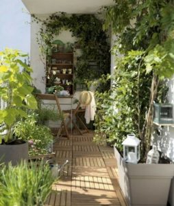 30 Small Balcony Garden Ideas For City Apartment | Housetodecor.com