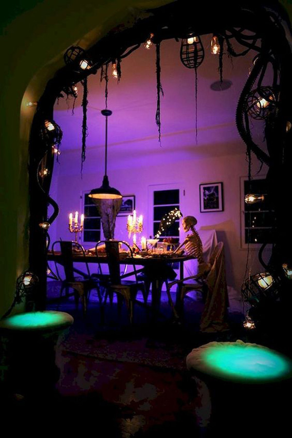 classy-halloween-dining-area-with-lighting-ideas - Housetodecor.com