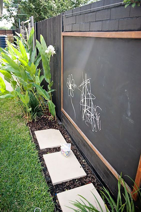 backyard-kidspaces-with-chalkbord-fence