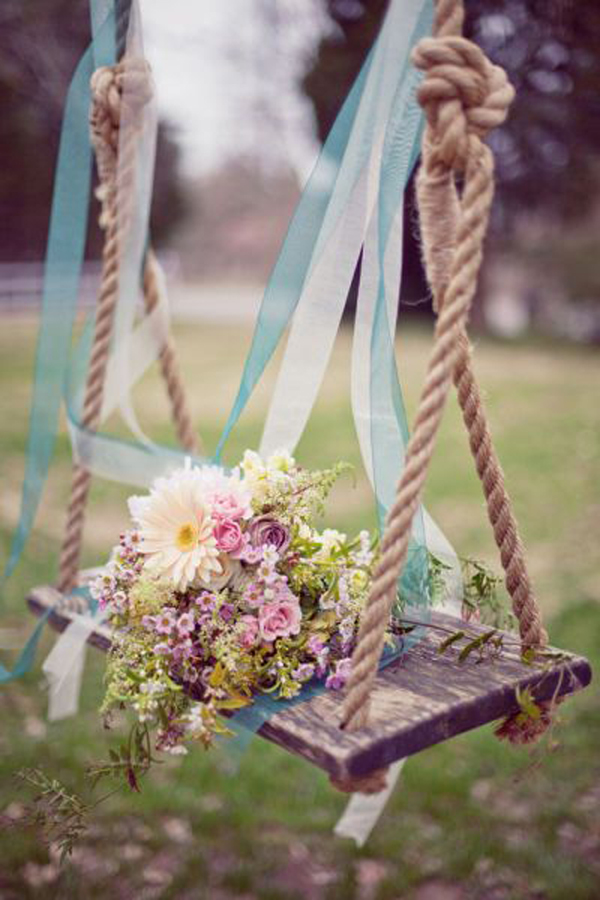bohemian-vintage-wedding-inspiration-with-floral-decor