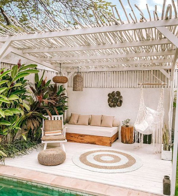 backyard-patio-design-with-bohemian-rugs