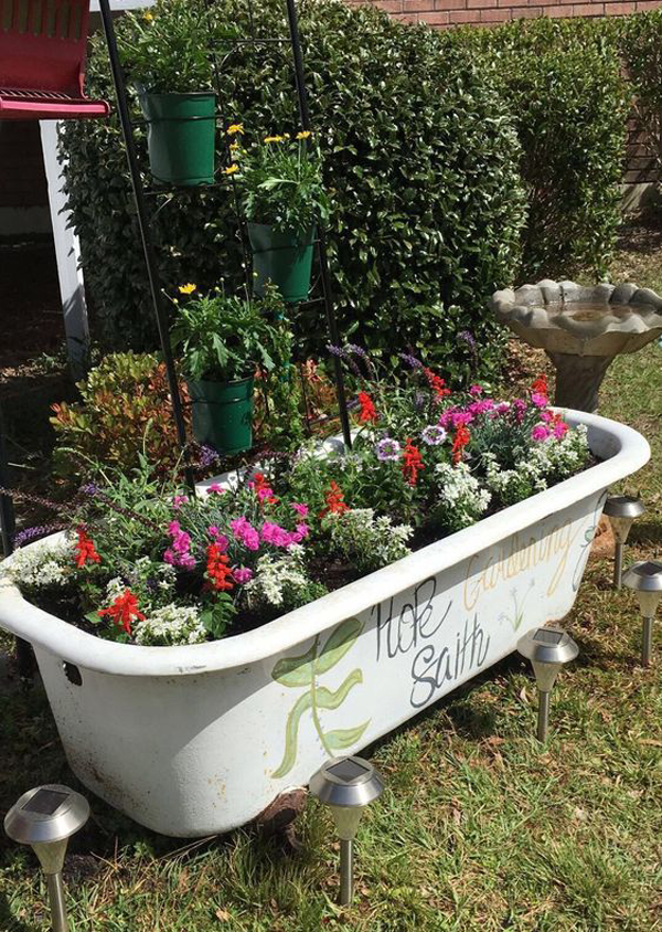 creative-diy-old-bathtub-container-garden