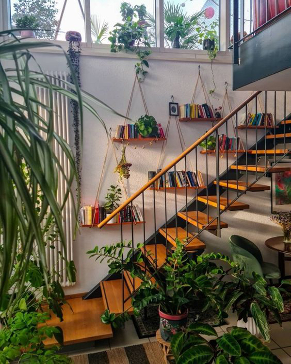 indoor-staircase-plants-with-hang-shelves