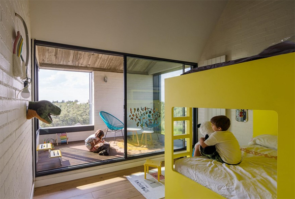 kids-friendly-bedroom-with-yellow-bunk-beds