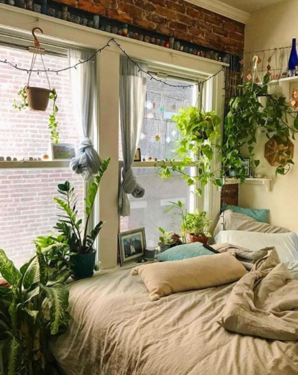 bohemian-style-bedroom-with-window-plants