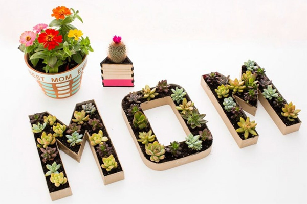 mom-planter-decor-ideas