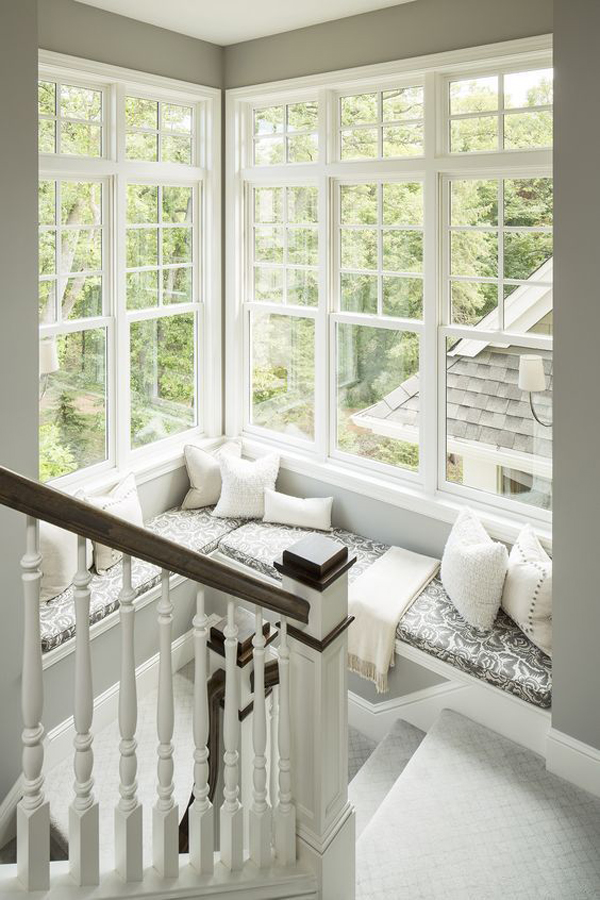 cozy-window-seats-in-the-staircase