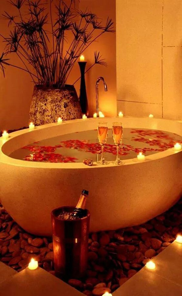 romantic-bathtub-design-with-wine-storage