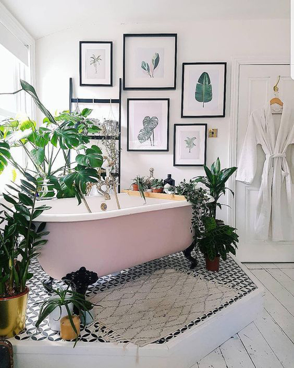 beautiful-and-natural-pink-bathtub-with-gallery-wall