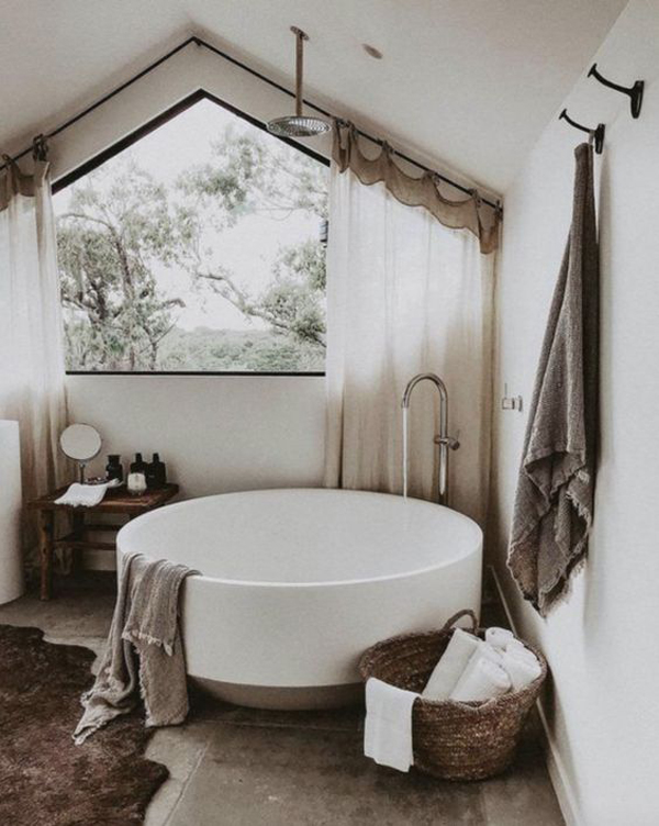 beautiful-round-bathtub-for-home-spa