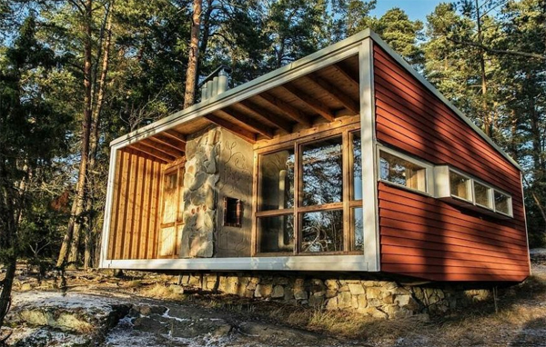 minimalist-wood-tiny-house-exterior