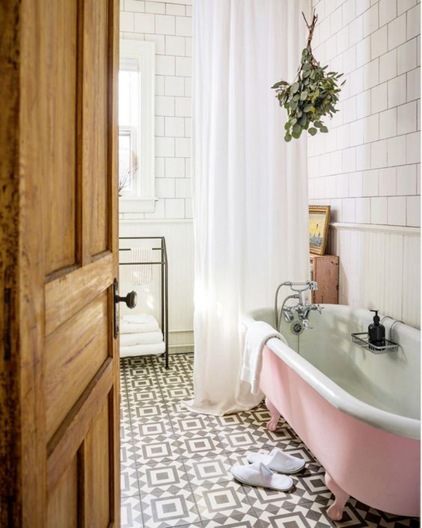 small-pink-bathtub-with-vintage-style