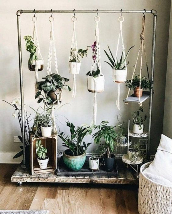 hanging-diy-plant-stand-with-industrial-style