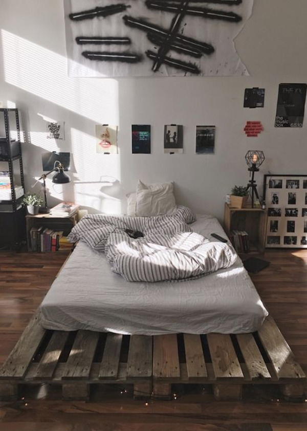 bright-minimalist-bedroom-decor