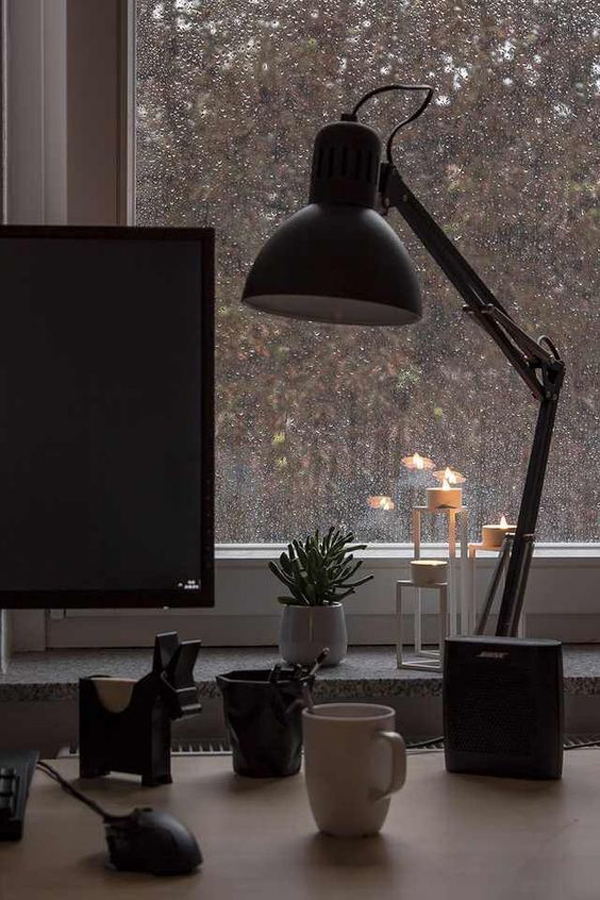 cozy-study-desk-ideas-with-window-rain