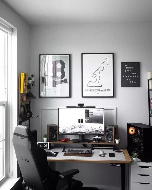 aesthetic-desk-setup-for-game-room