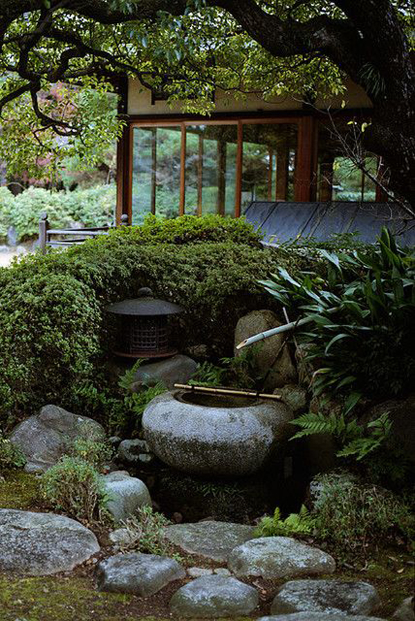 nature-japanese-garden-with-water-features
