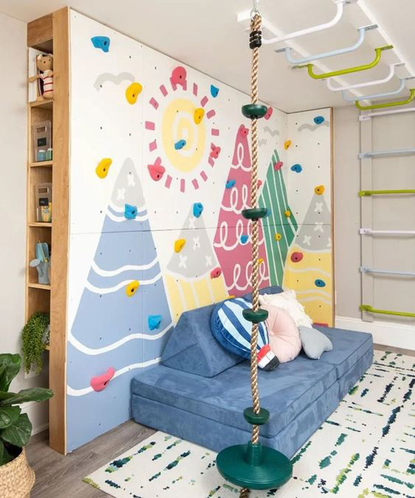 playroom-climbing-wall-with-mural-ideas