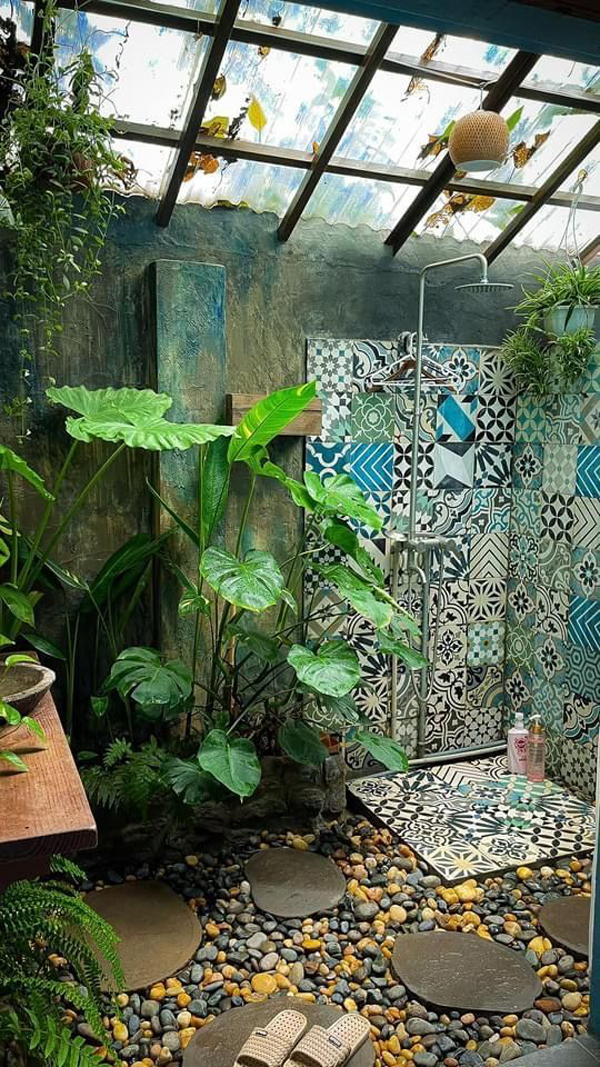 nature-shower-ideas-with-planters