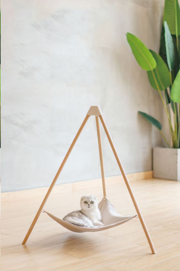 simple-tripod-cat-hammock-with-portable-design