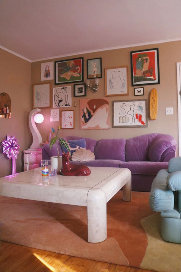 small-retro-living-room-design-with-gallery-wall