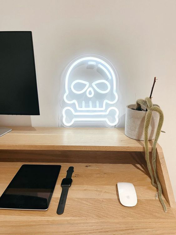 skull-and-bone-neon-sign-for-home-office