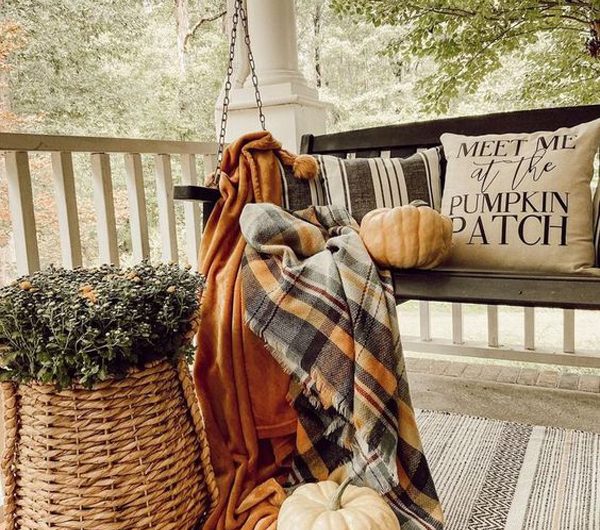 20 Warm And Cozy Porch Ideas For This Fall