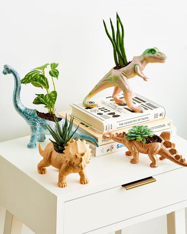 cheap-diy-dinosaur-toys-planters