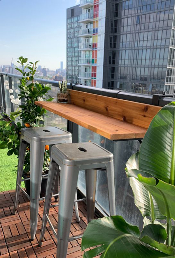 tiny-wood-balcony-table-bar-ideas