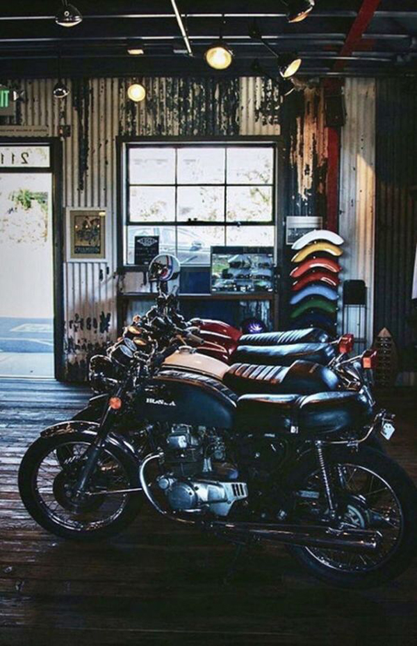 vintage-real-men-garage-decor