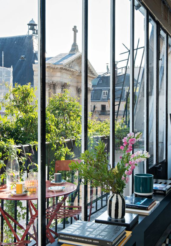 chic-parisian-balcony-apartment-integrated-with-indoor