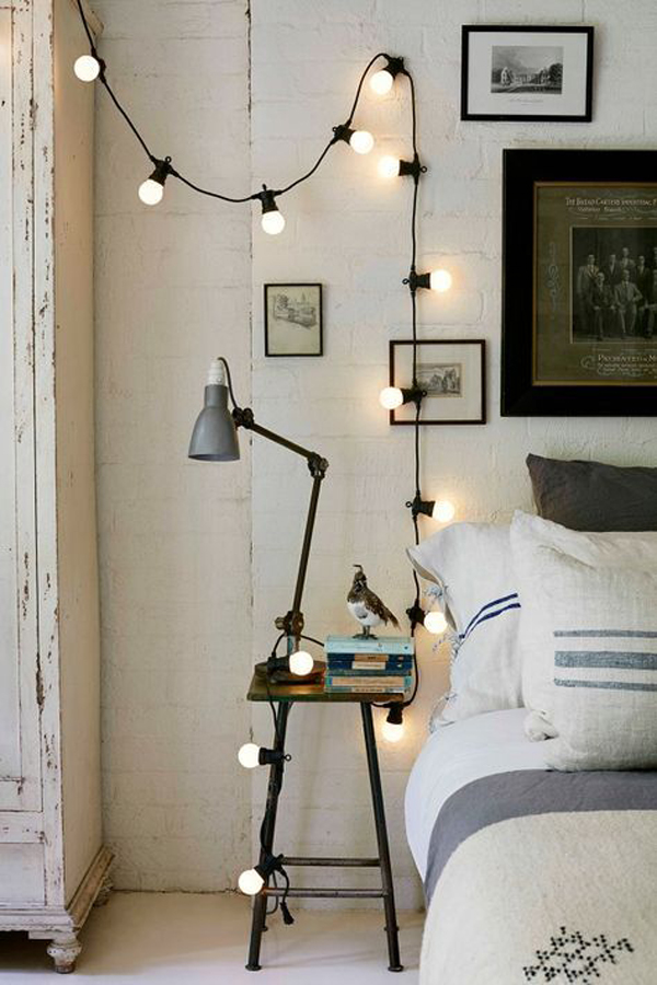 cozy-bedroom-string-lights
