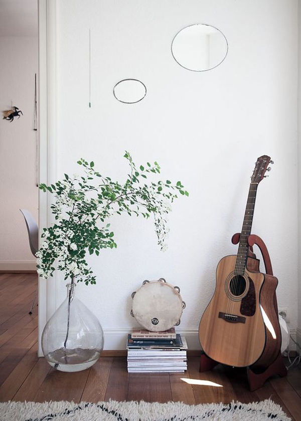 aesthetic-acustic-guitar-stand-decoration