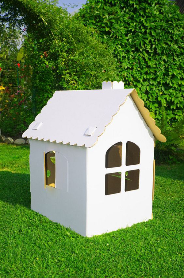 minimalist-outdoor-cardboard-playhouses