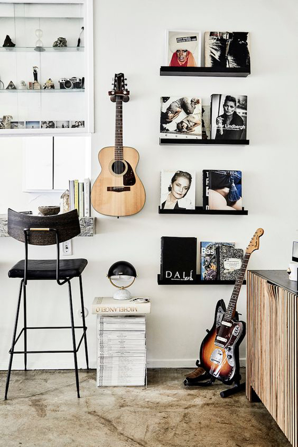 teenage-room-decor-with-music-and-guitar-display