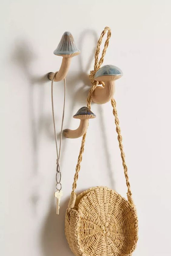 aesthetic-diy-mushroom-wall-hooks